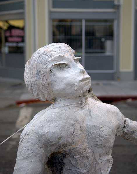 Later: A 'street' sculptor at work in Oakland (Nikon D2x)