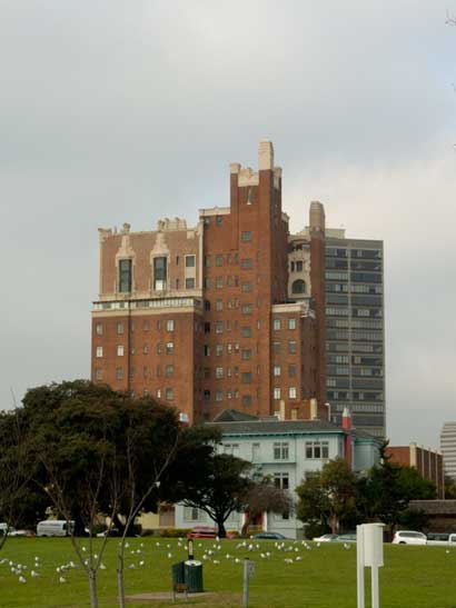 A building on Lake Merritt in Oakland